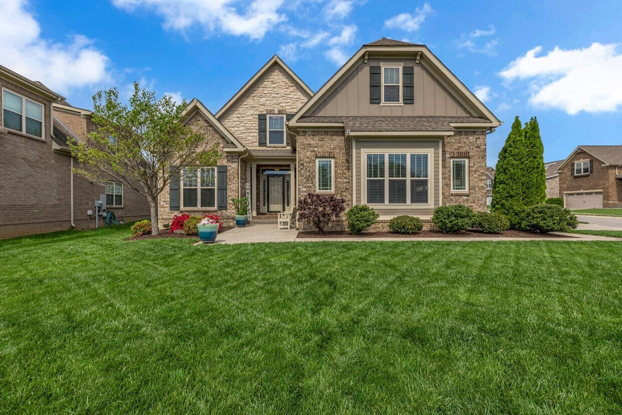 Primary Photo - 4 Bedroom, 3 Bath Home w/ 2 Car Garage