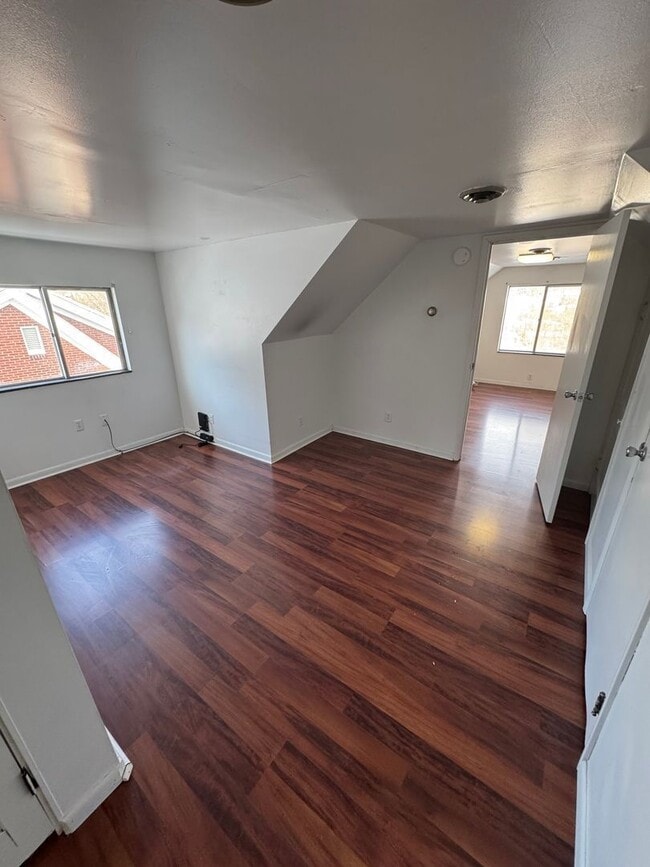 Building Photo - 331 Bracken Ave