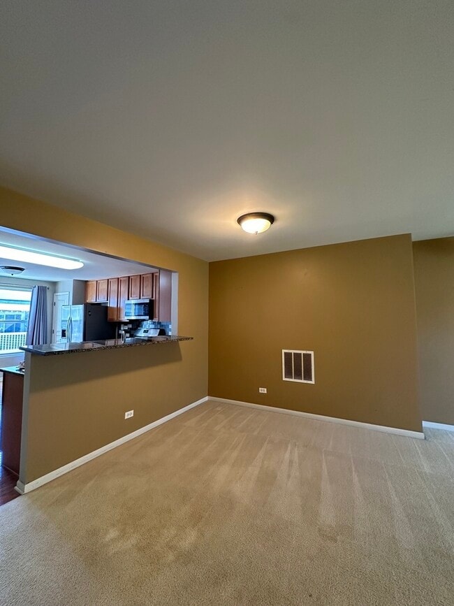 Building Photo - 2462 Emily Ln