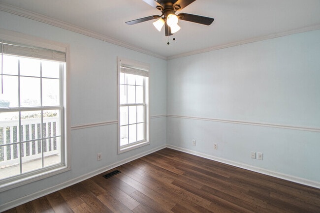 Building Photo - 2553 Emerald Ct