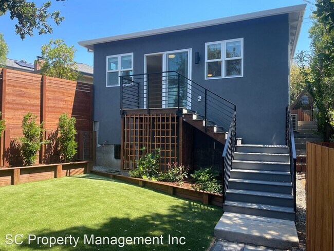 Foto del edificio - 1 br, 1 bath House - 2504-A Ralston Ave