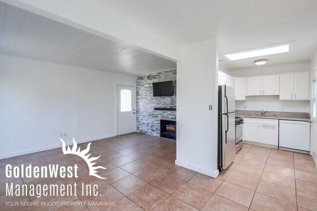 Building Photo - Modern 3Bdm 1Ba Home in Friendly Point Lom...