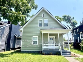 Building Photo - 3835 N Kenwood Ave