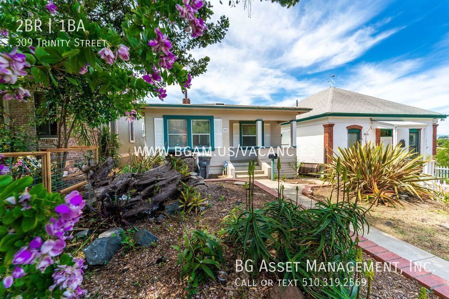 Foto principal - Remodeled West Vallejo Home with Water Views