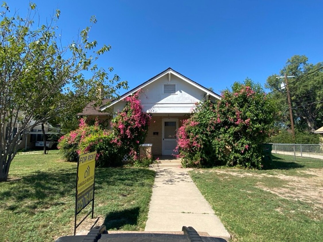 Primary Photo - 6 MONTH LEASE! Charming and Spacious 2 Bed...