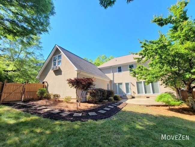 Building Photo - 2400 Tweedmore Ct