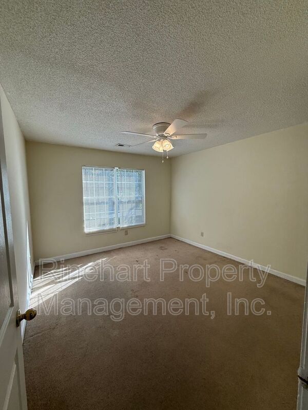 Foto del edificio - 1081 Cherry Meadow Ln