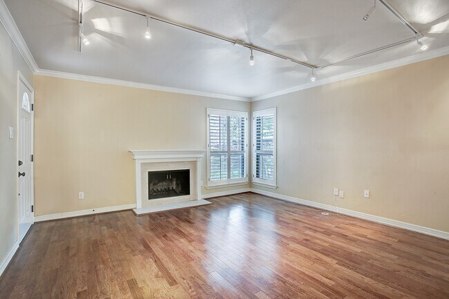 Building Photo - 1601 S Shepherd Dr