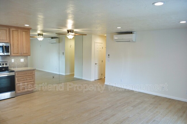 Building Photo - 6420 Bell Bluff Ave