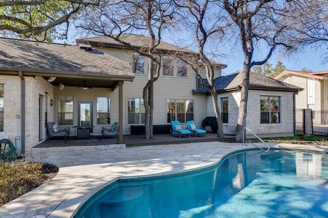 Foto del edificio - 132 Lakeway Dr