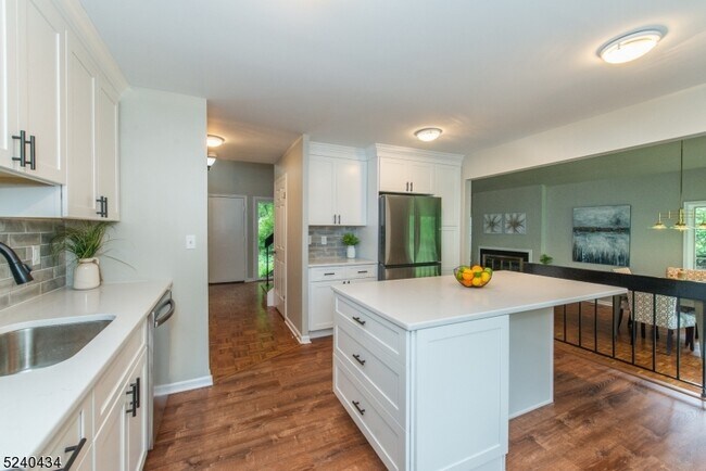 Foto del edificio - 14 Lenape Dr