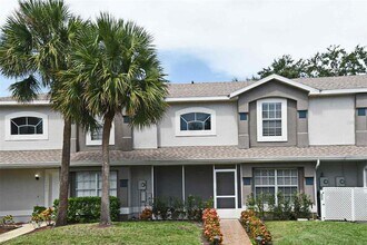 Building Photo - 14642 Laguna Beach Cir