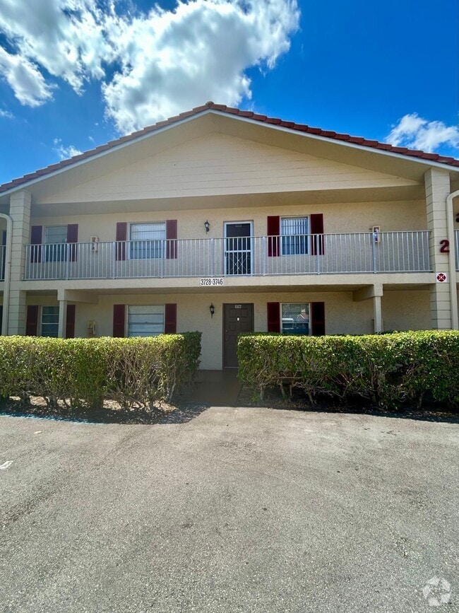 Building Photo - 3738 N University Dr