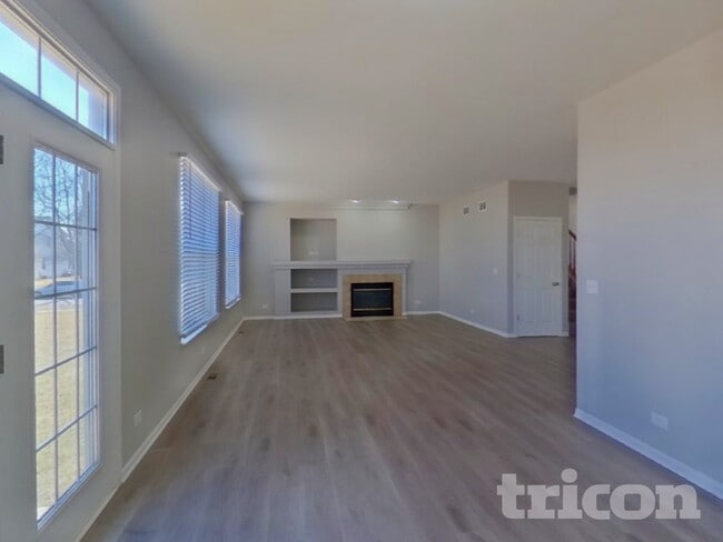 Building Photo - 41 Brentwood Dr