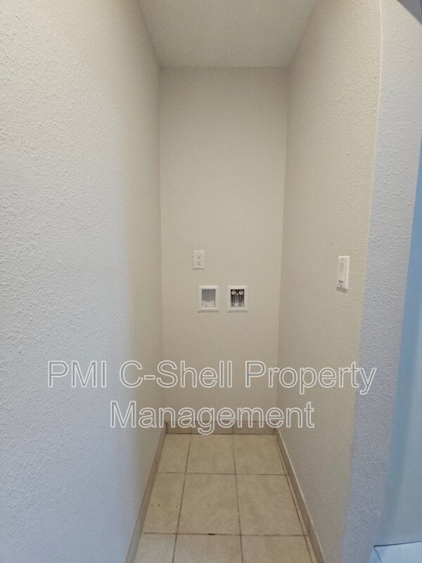 Foto del edificio - 3409 Green Briar Cir