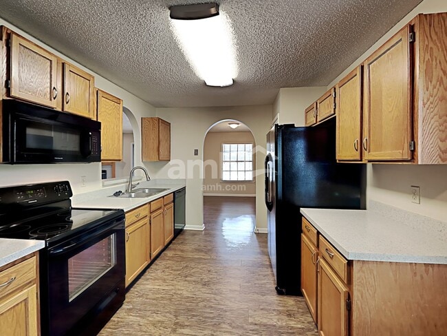 Building Photo - 4637 Blue Stream Ln S
