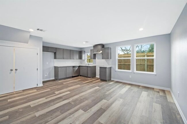 Foto del edificio - 6614 Haight St