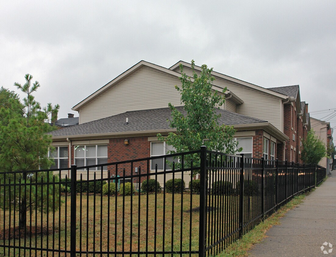 Willow Run Apartments in Covington, KY