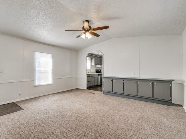 Building Photo - 3bed/2bath Mobile Home Available on 1.3 Acres in Noble!