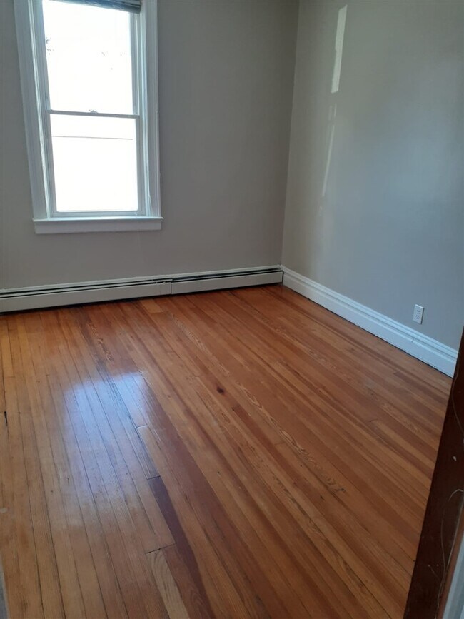 Foto del edificio - 1305 83rd St