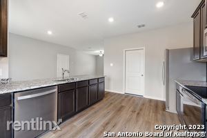 Foto del edificio - 3 br, 2.5 bath House - 9139 Bennett Frst