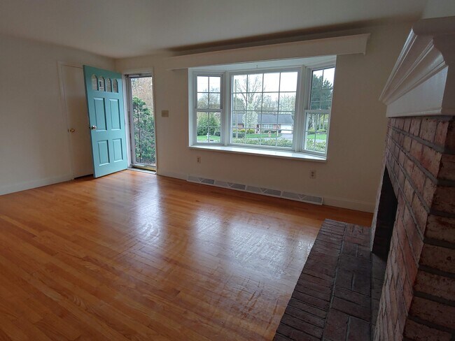 Foto del edificio - 325 Fairview Dr