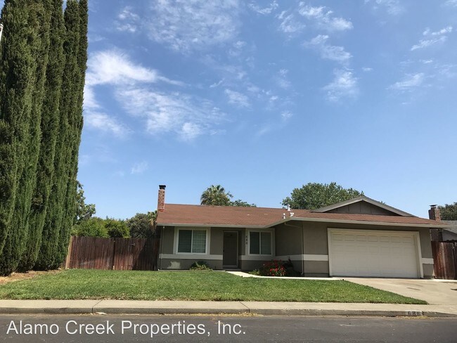 Building Photo - 4 br, 2 bath House - 686 Sereno Drive