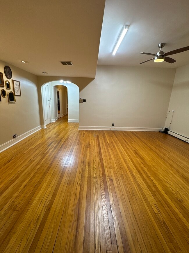 Foto del edificio - 7450 N Claremont Ave