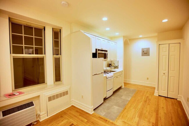 Foto del edificio - 61 W 10th St
