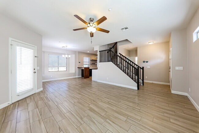 Building Photo - 15873 N 73rd Ln