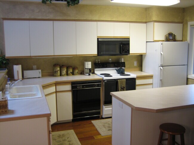 Foto del edificio - 1750 E Lakeshore Dr