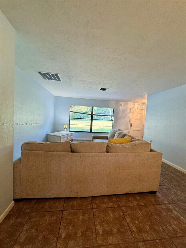 Foto del edificio - 8763 SW 205th Cir