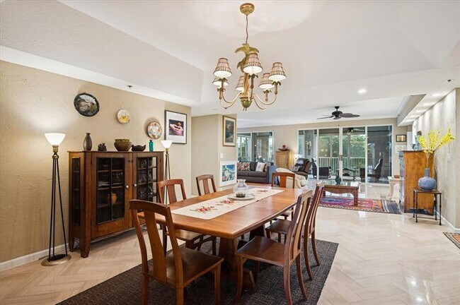 Foto del edificio - 4112 W Palm Aire Dr