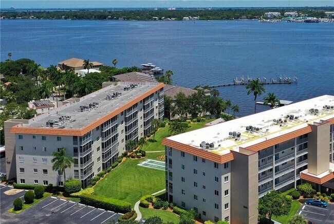 Foto del edificio - 1650 1st Ave W