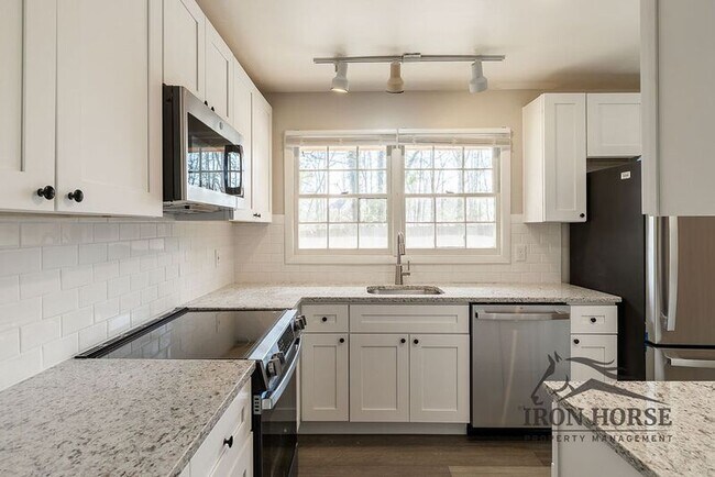 Foto del edificio - 190 Brentwood Dr