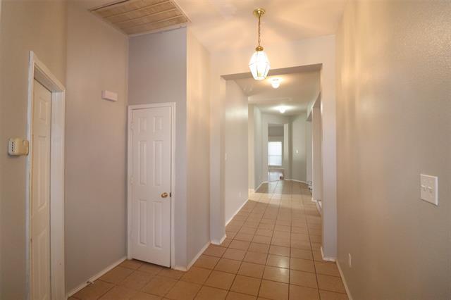 Building Photo - 1514 Clear Creek Dr
