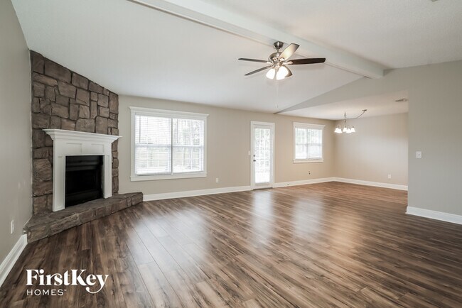 Foto del edificio - 6181 Island Forest Dr