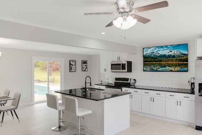 Foto del edificio - 109 Crystal Dr