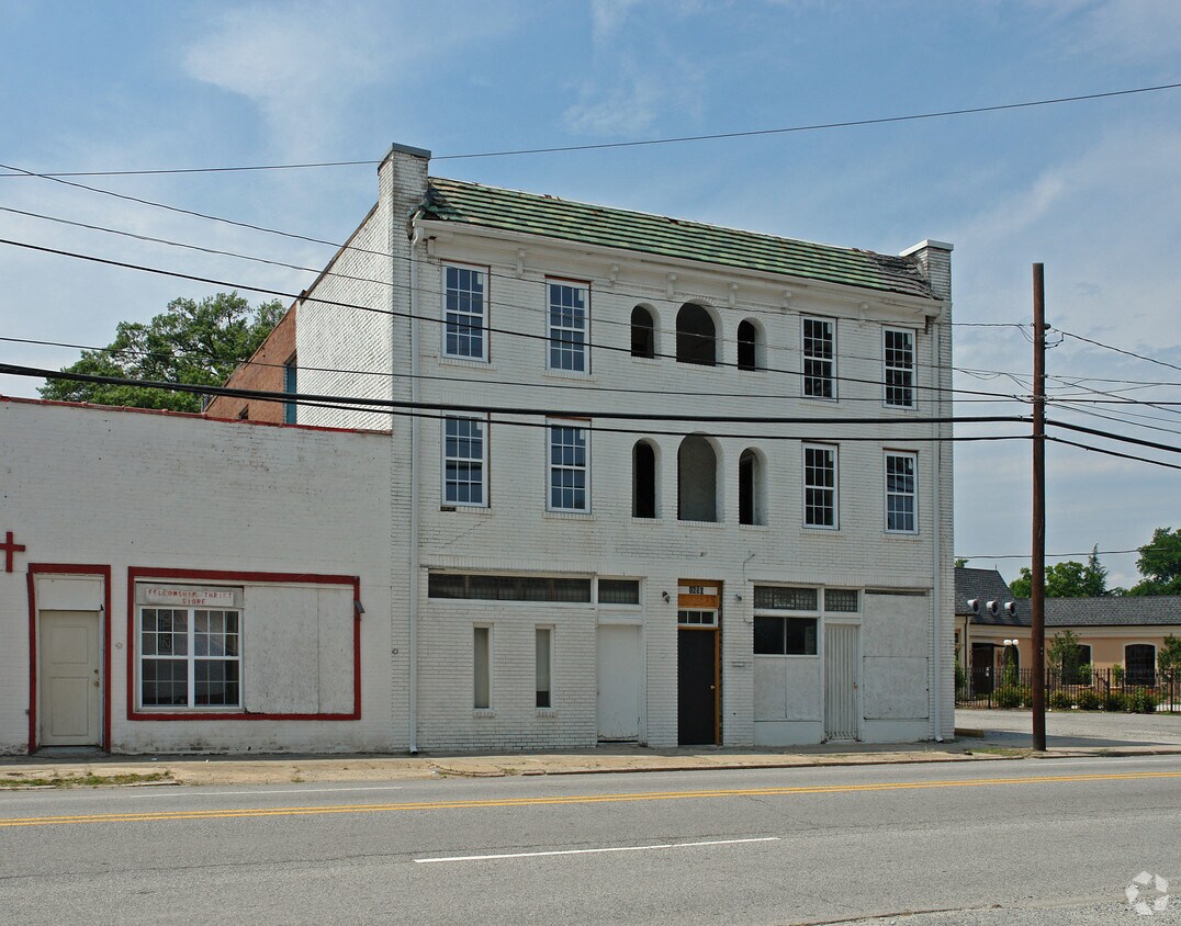 Primary Photo - 1650 W English Rd
