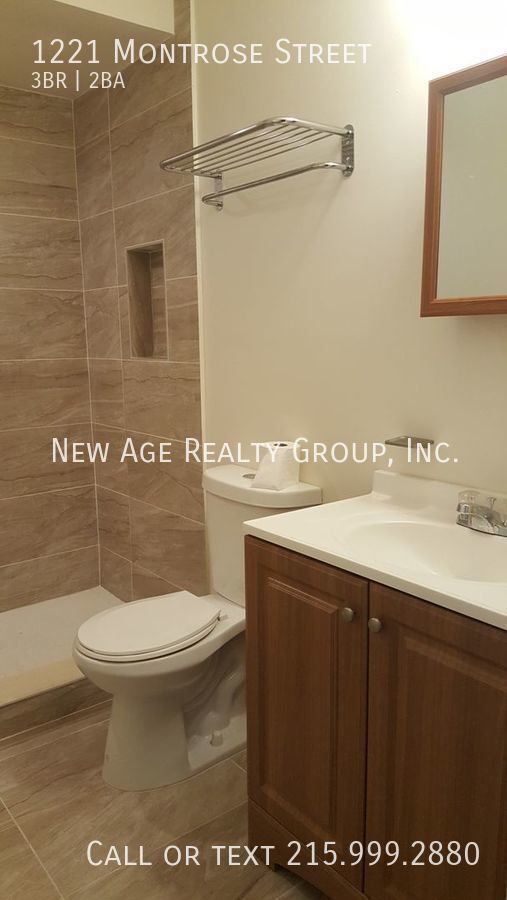 Foto del edificio - 1221 Montrose St