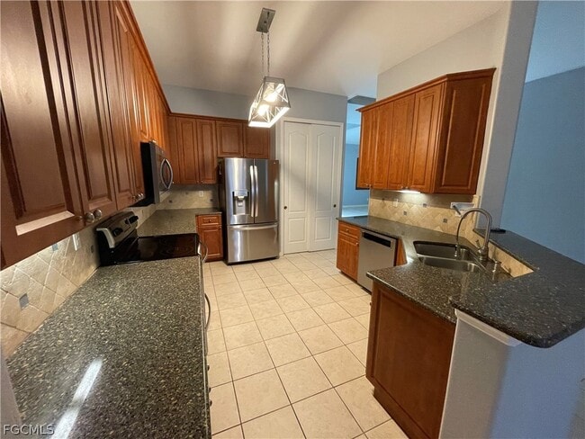 Building Photo - 3023 Lake Manatee Ct