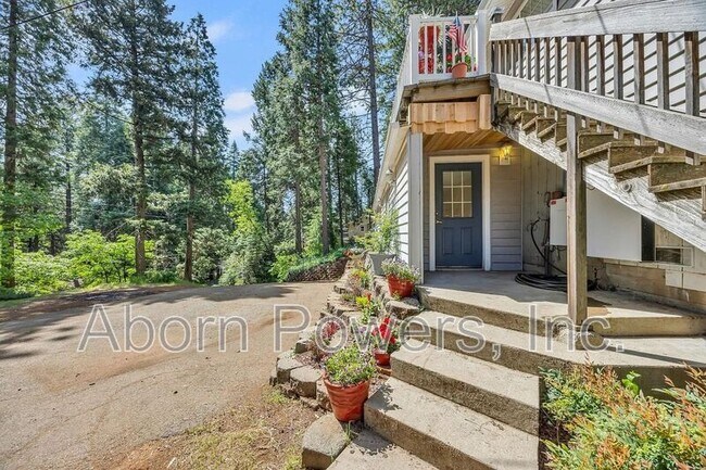 Foto del edificio - 7011 Lakewood Dr