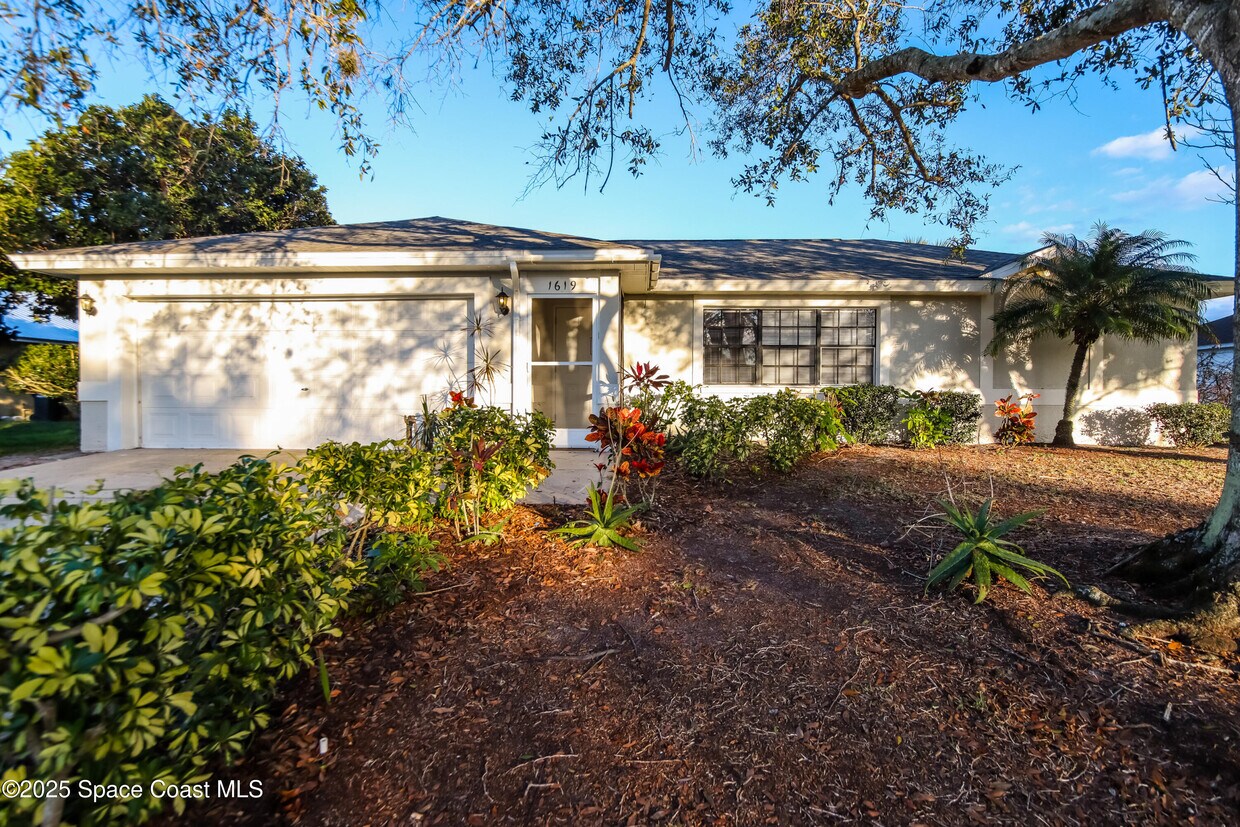 Foto principal - 1619 Canon Ave NW