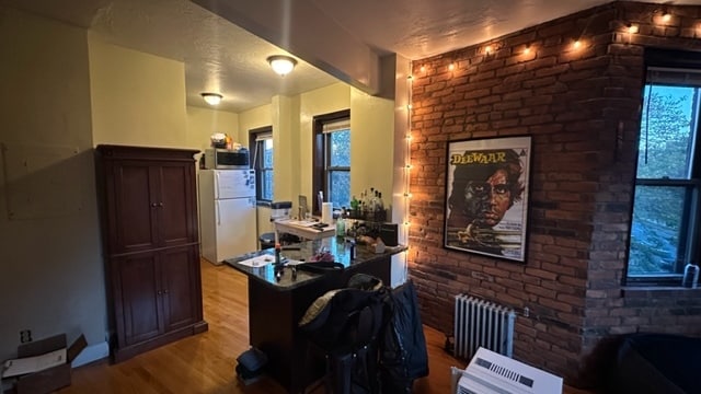 Building Photo - 223 Park Dr