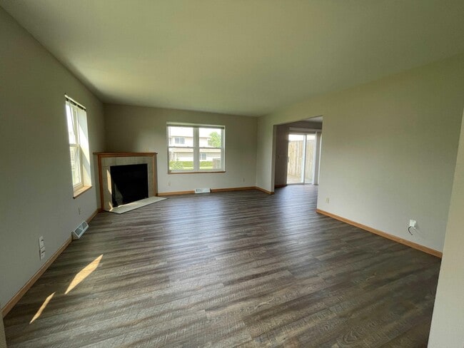 Building Photo - N7743 Maple Ridge Rd