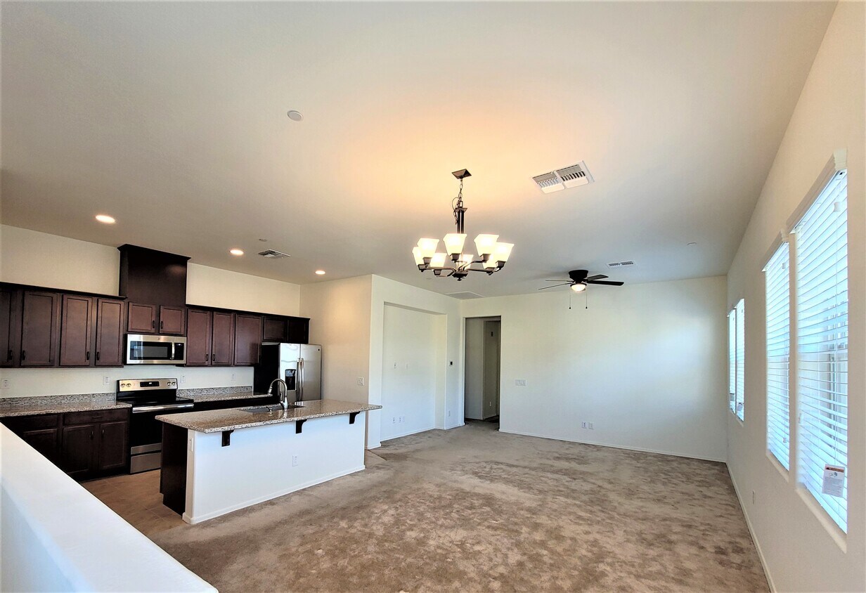Foto principal - 14870 W Encanto Blvd