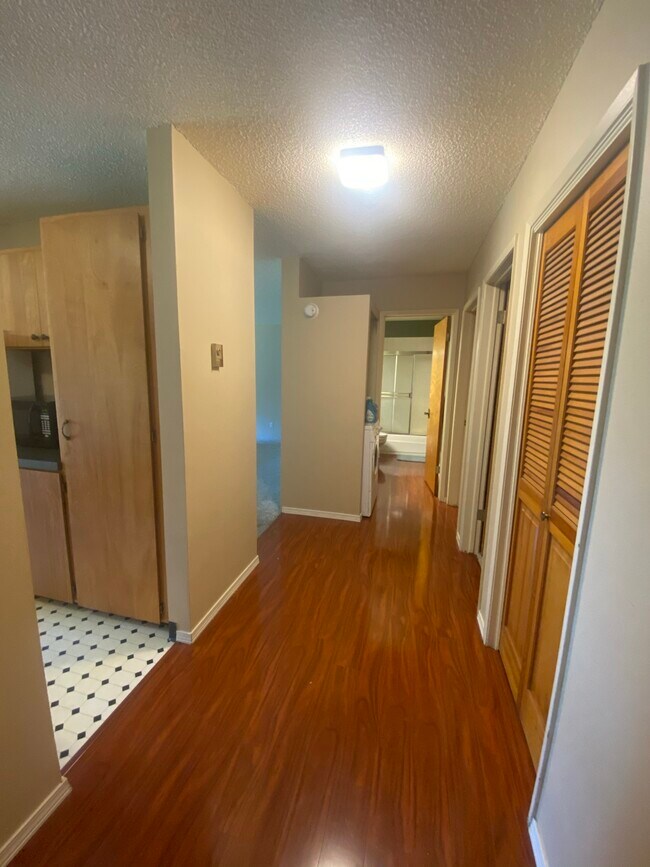 Foto del edificio - 1220 NW State St