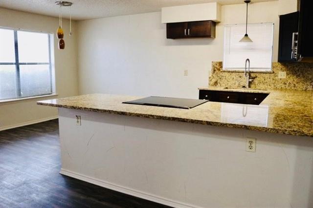 Foto del edificio - 302 Shady Valley Dr