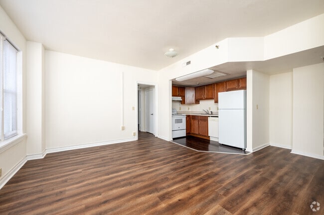 2BR, 1BA - 816SF - Living Room - The Meridian