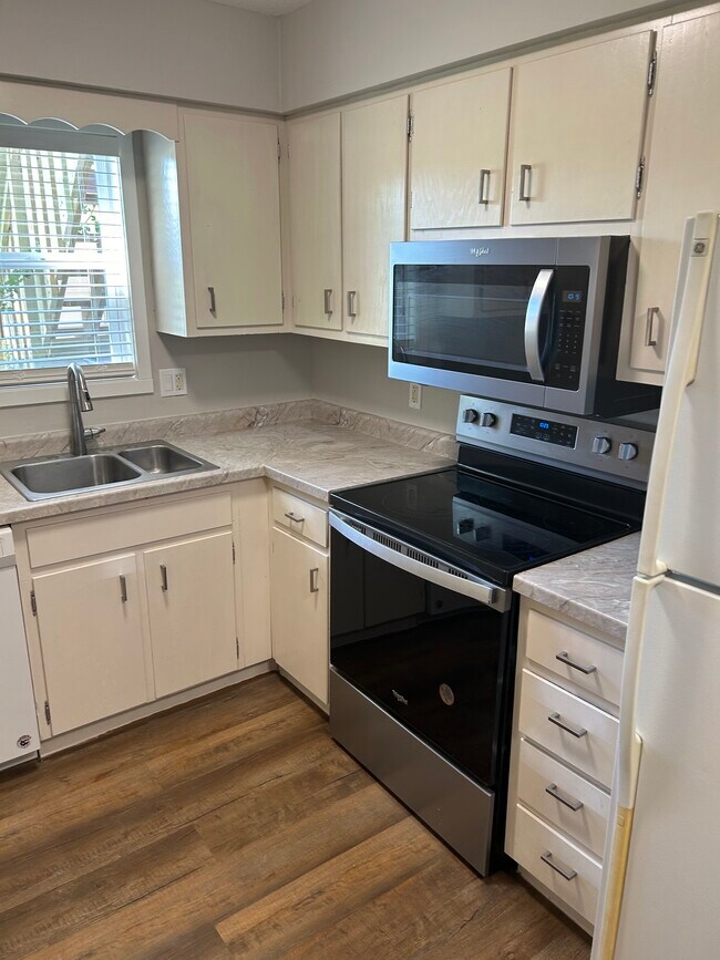 Foto del edificio - 2046 NW Hickory Ln